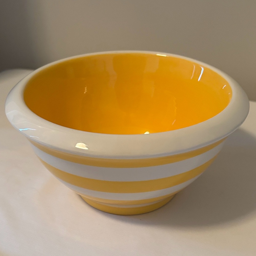 Vintage Terramoto Medium, Yellow &!White-Striped Earthenware Mixing Bowl